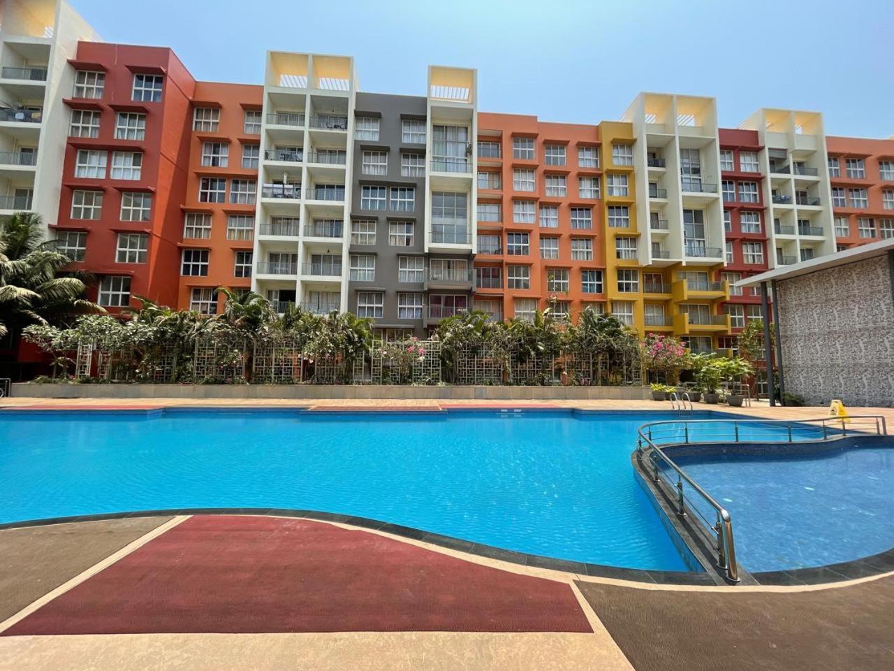 Good Stay 2Bhk Pool Apartment 10 Mins From Dabolim Airport Goa 102 Consua Dış mekan fotoğraf