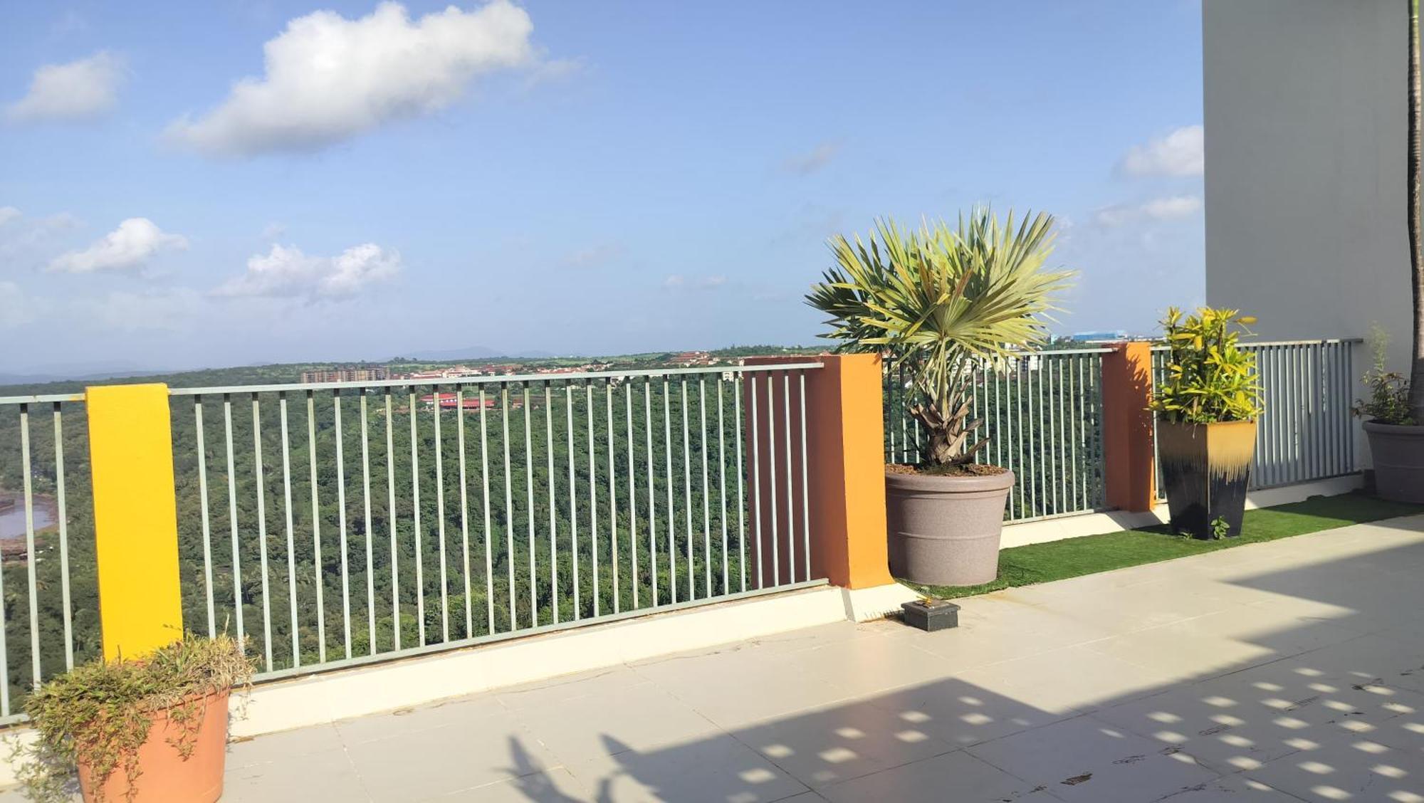 Good Stay 2Bhk Pool Apartment 10 Mins From Dabolim Airport Goa 102 Consua Dış mekan fotoğraf