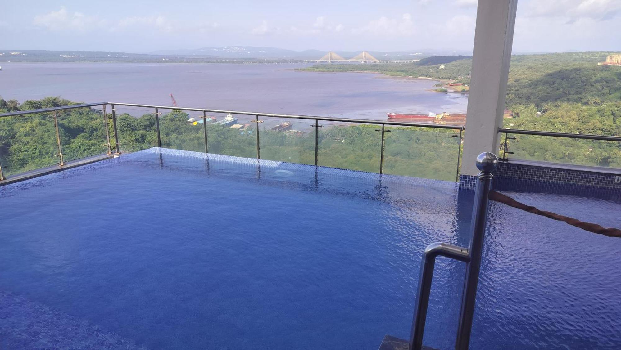 Good Stay 2Bhk Pool Apartment 10 Mins From Dabolim Airport Goa 102 Consua Dış mekan fotoğraf